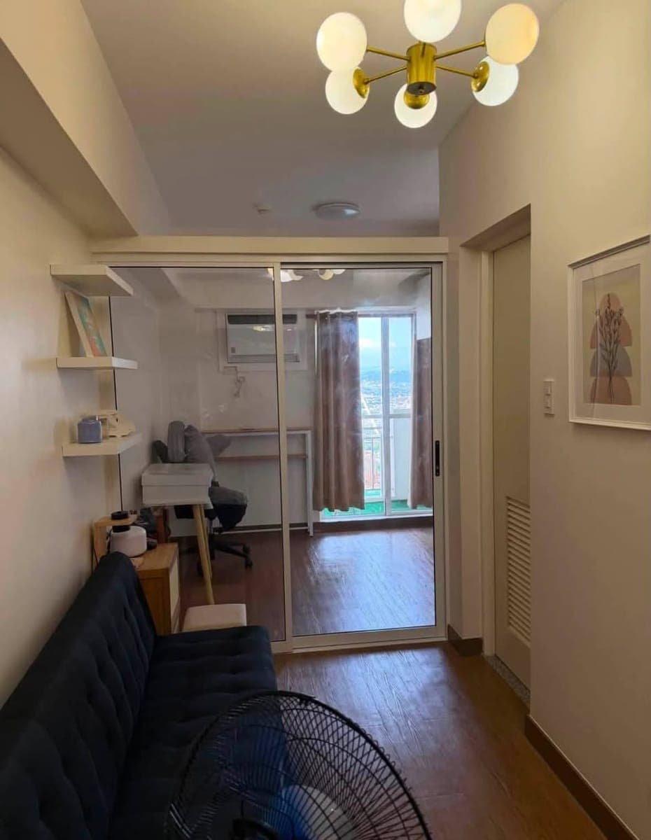 One-Bedroom (29sqm) w/ BALCONY FOR RENT - photo 1