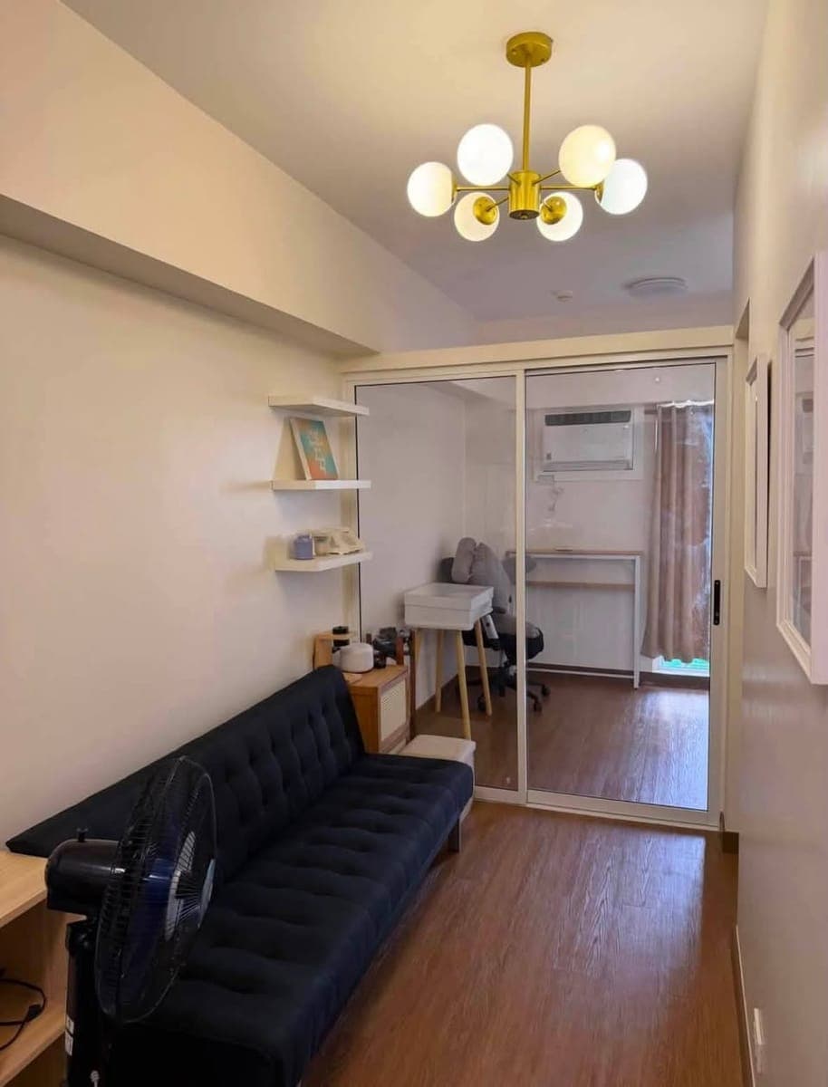 One-Bedroom (29sqm) w/ BALCONY FOR RENT - photo 2