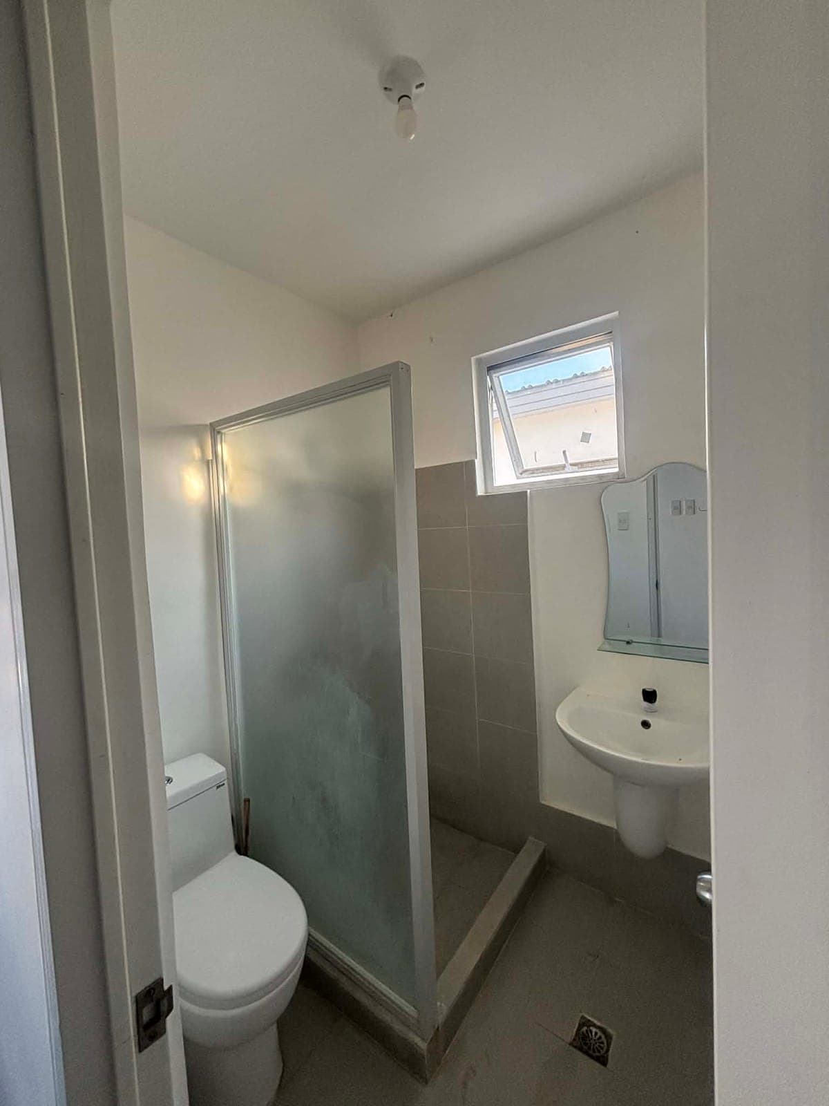 Fully furnished house for rent at Emerald Estate - photo 4