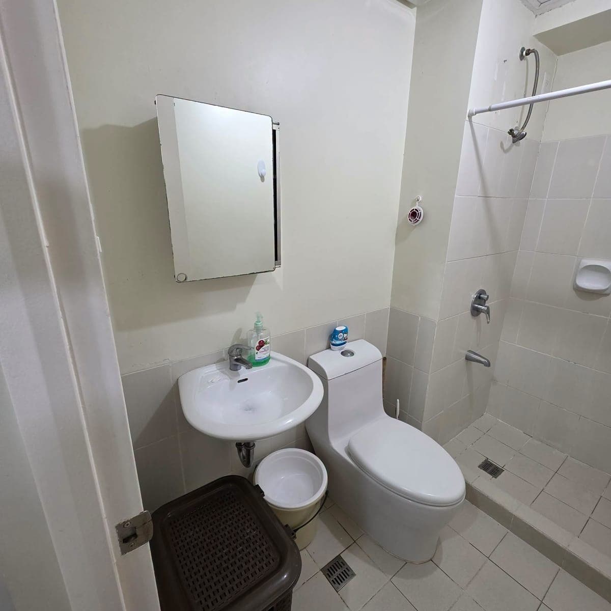 # **FOR LONG TERM RENT: Zinnia Tower 1BR** - photo 3