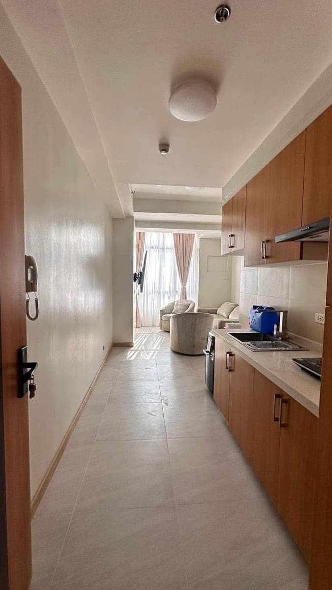 # **FOR RENT: Congressional Tower 2 1BR** - photo 1