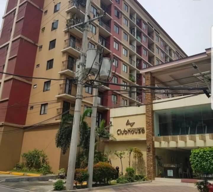 FOR RENT ….Studio Bare Unit, 27sqm w/ aircon - photo 1