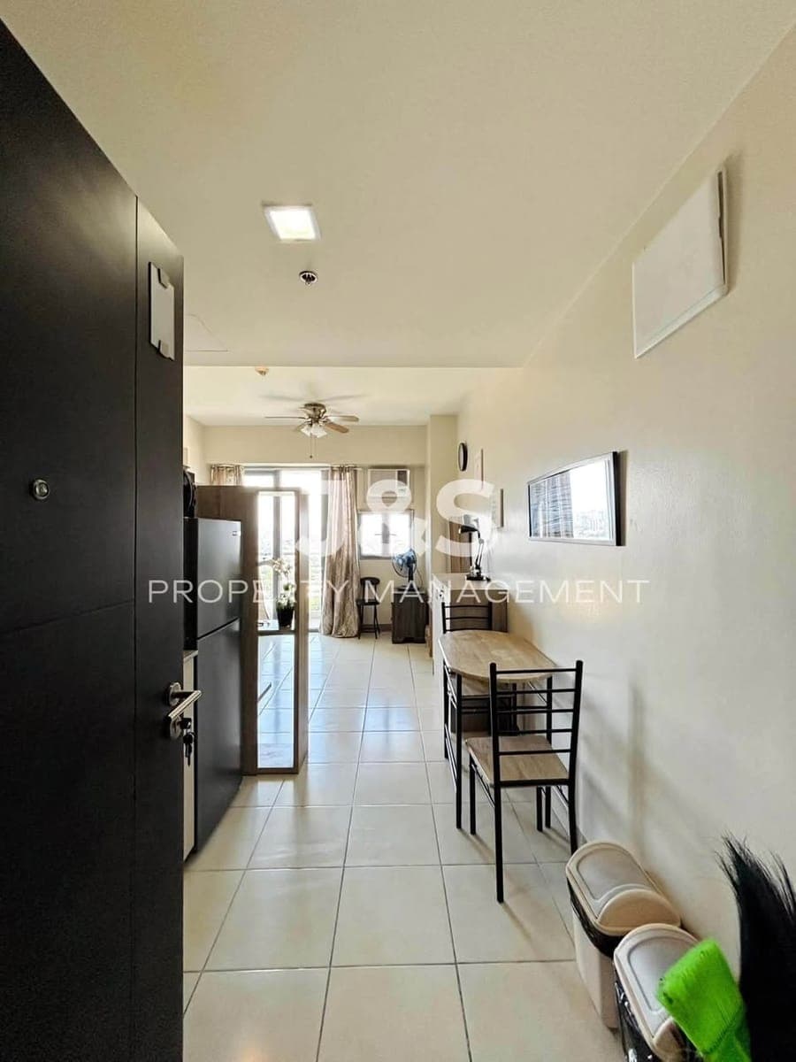 Furnished Studio Condo For Rent - photo 1