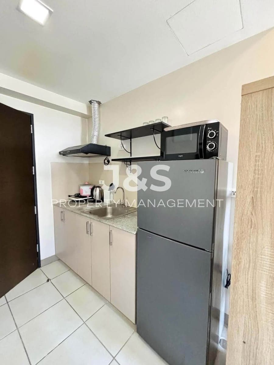 Furnished Studio Condo For Rent - photo 3