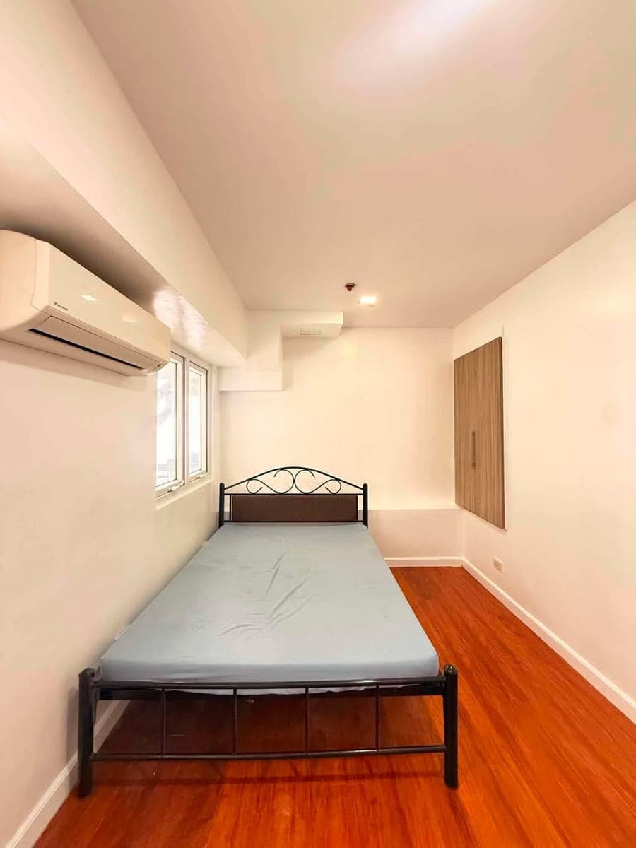 2-bedroom condo for rent in Makati (38sqm) - photo 4
