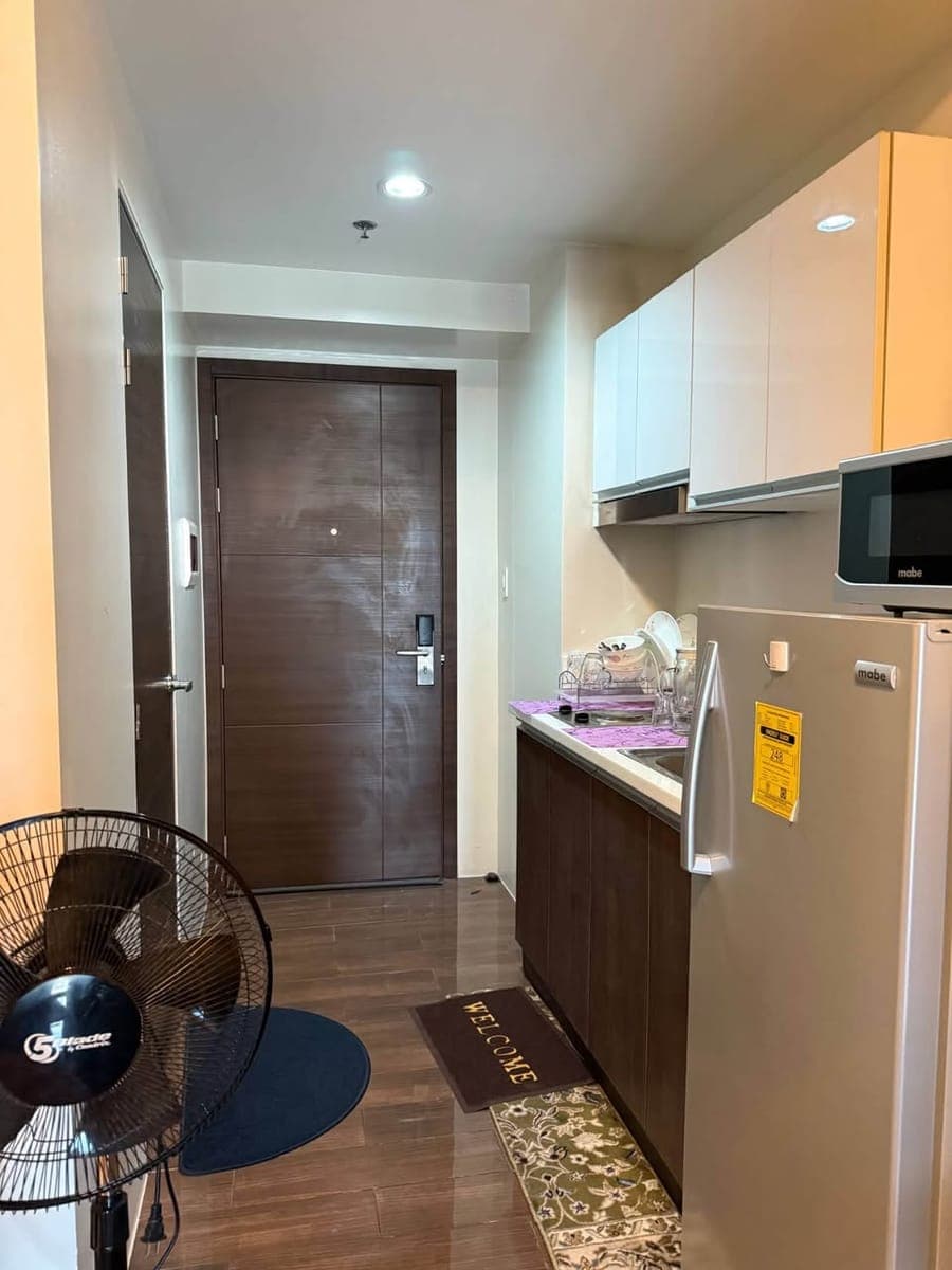 For Lease: Air Residences - photo 3