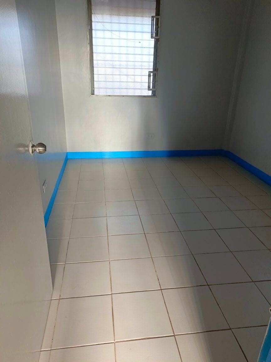 town house for rent 2 bedrooms 1cr 1carpark 25k location Pilar village - photo 1