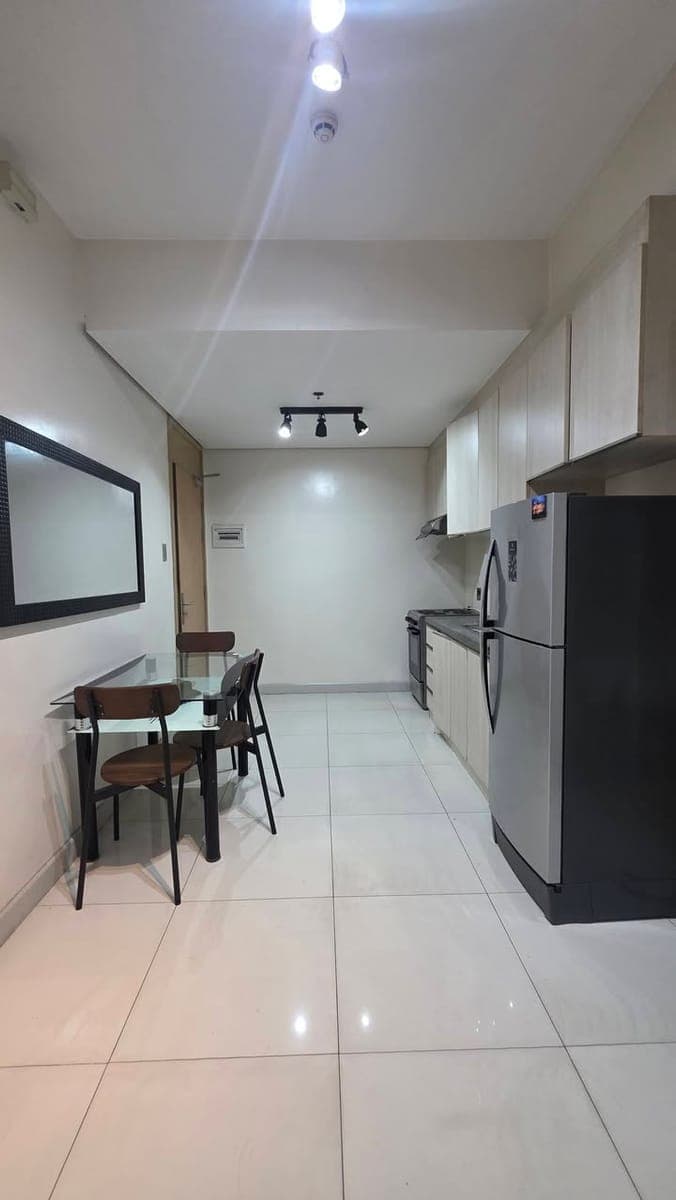 FOR RENT: 1BR Condo Unit w/ Balcony - photo 2