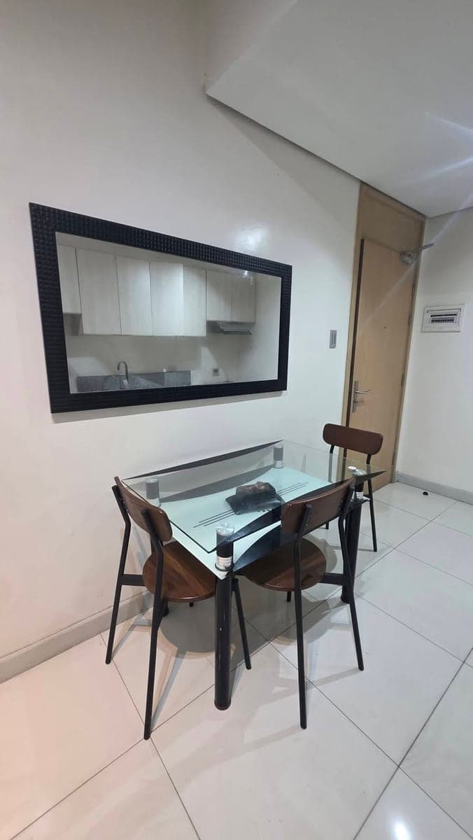 FOR RENT: 1BR Condo Unit w/ Balcony - photo 4