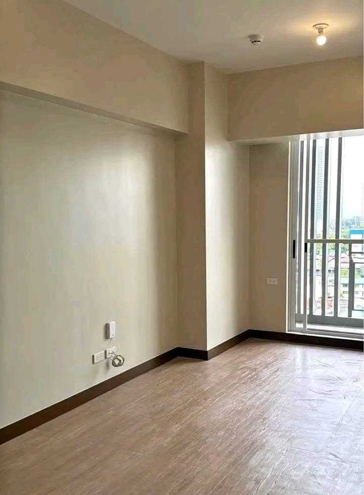 BRANDNEW Studio unit with Balcony FOR RENT - photo 2