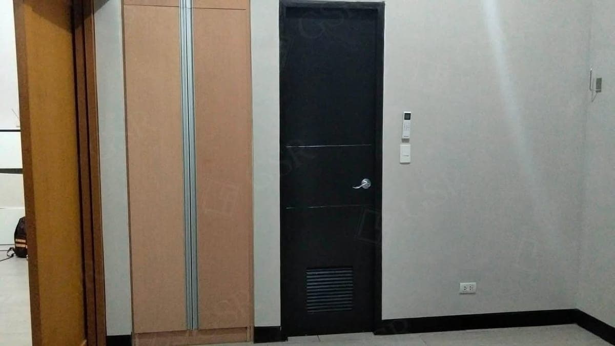 **Semi Furnished One Bedroom Unit For Lease at Greenbelt Hamilton ** - photo 4