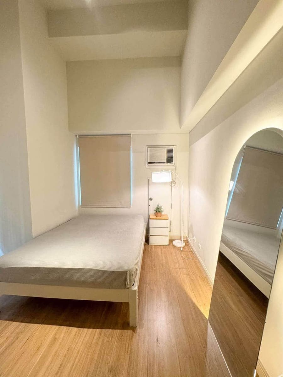 FOR RENT: Kroma Tower 1BR, Dela Rosa, Makati City - photo 1