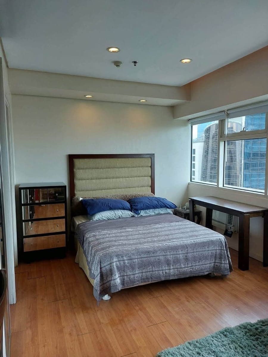 FOR RENT: Fifth Avenue Place - photo 1