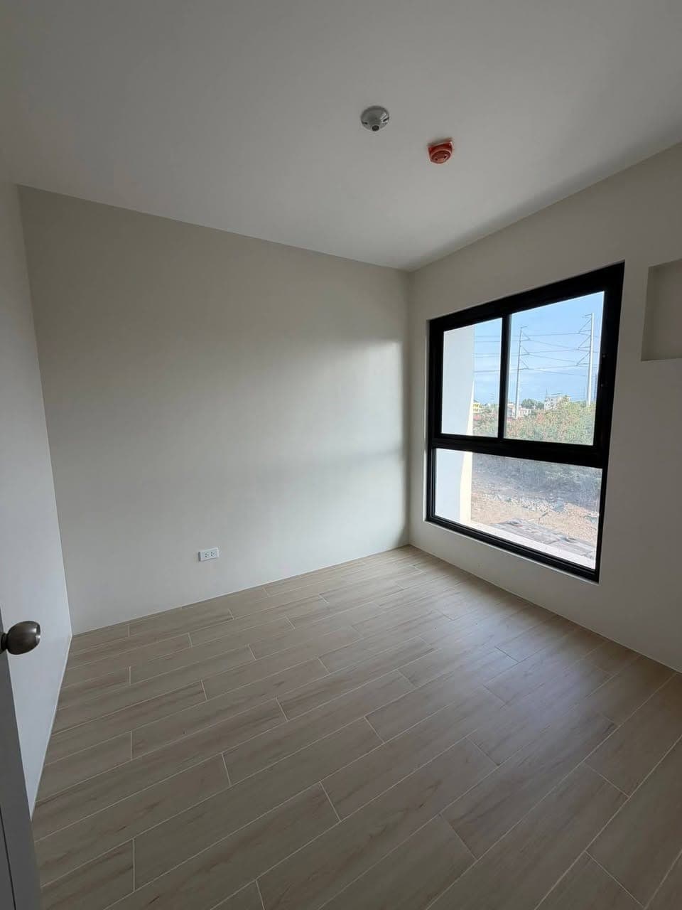 Belize Oasis condo unit available for LEASE! (Bare unit Only) - photo 3