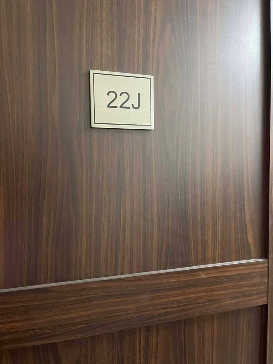 🏢 CONDO FOR RENT – THE CAPITAL TOWERS 🏢 - photo 1