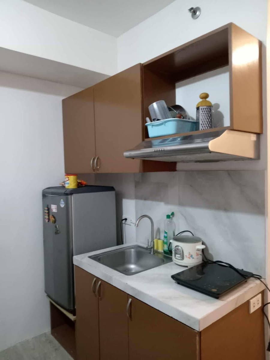 For Rent Studio Unit ( 18.6 sq.meters ) - photo 1