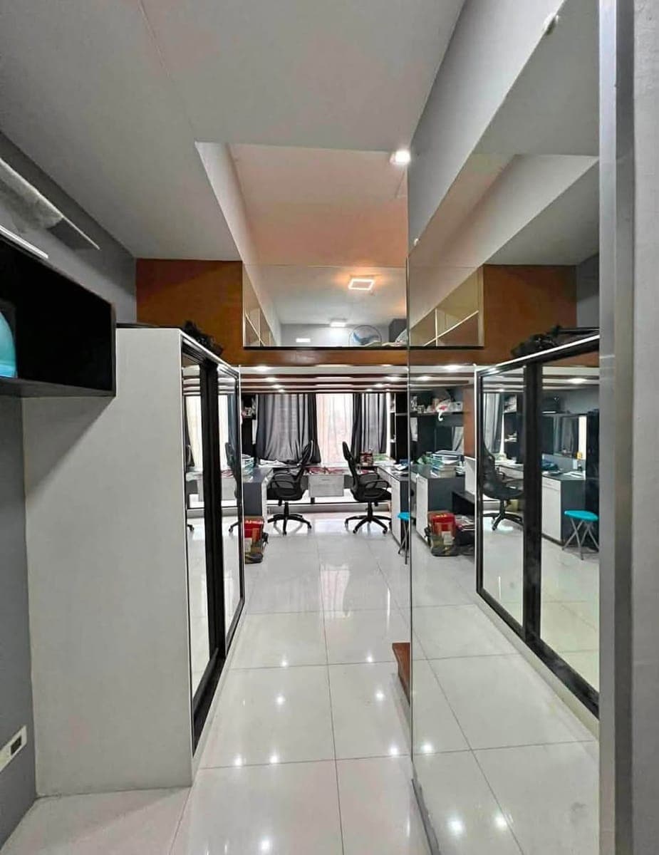 FOR RENT: ₱20,000/month. | Inclusive association dues - photo 1