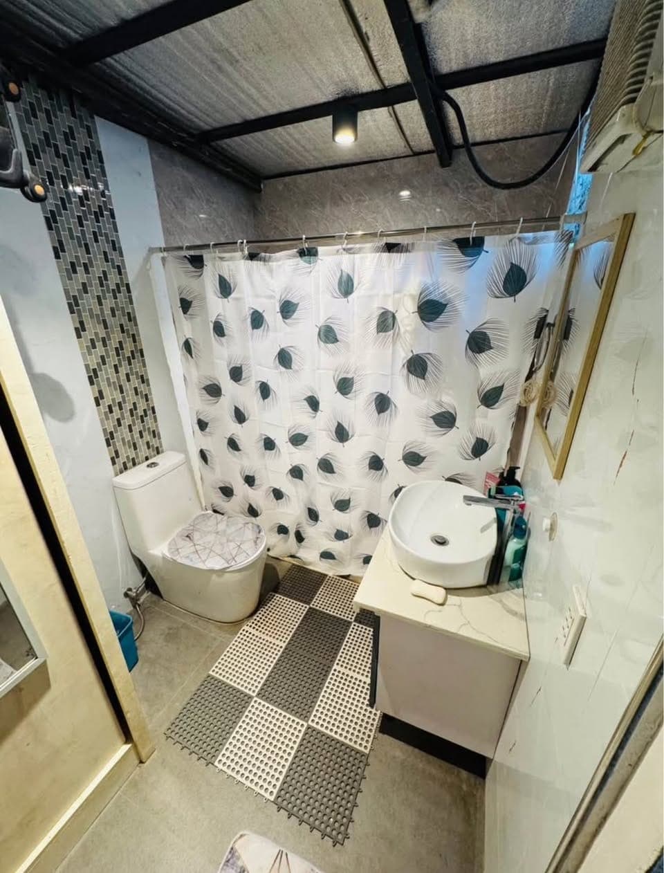 🌟 HOUSE FOR RENT —  WITH PARKING!🌟 - photo 4