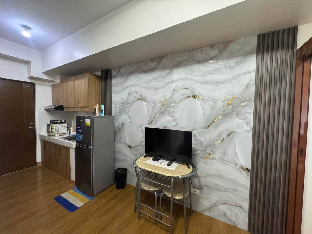 🏡 FOR RENT – Fully Furnished 1BR with Balcony - photo 3