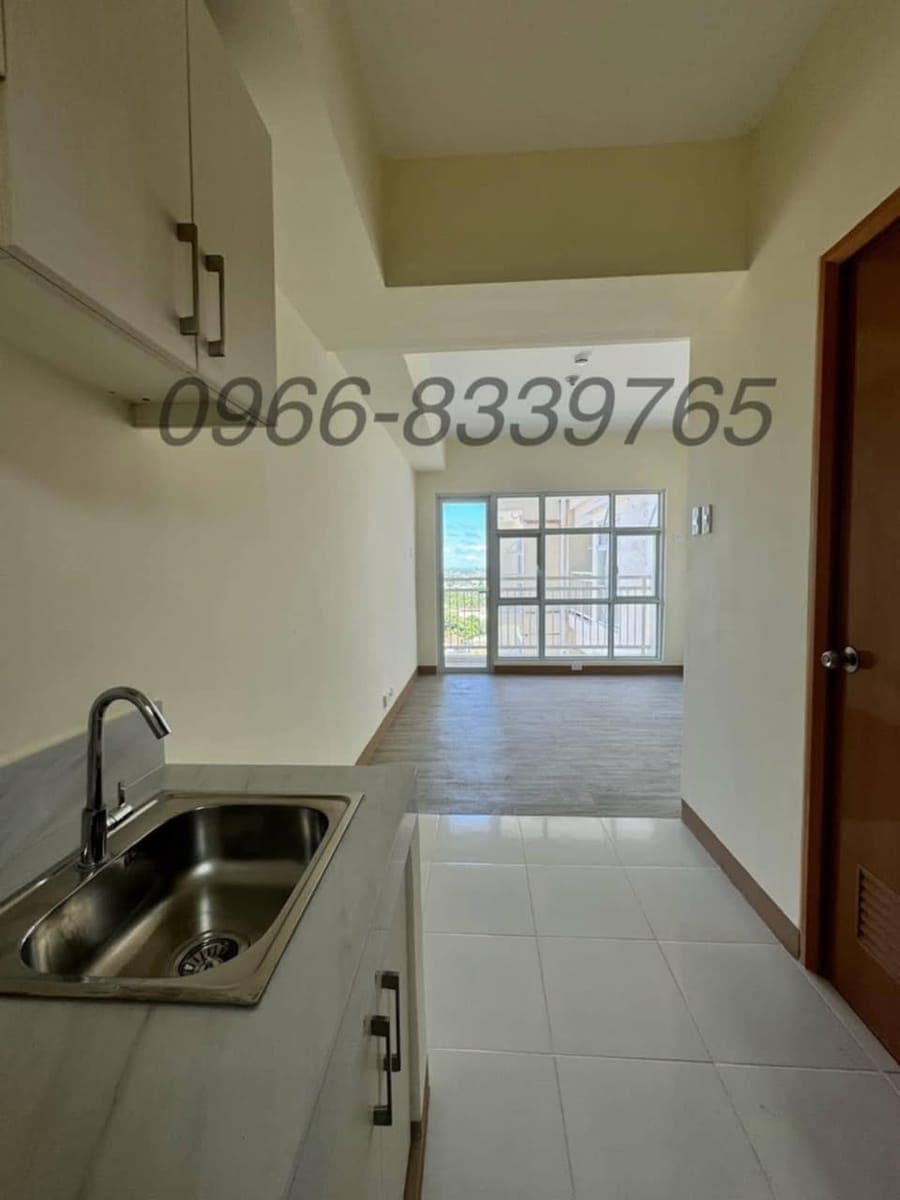 **Studio Condo unit for rent for long term lease** - photo 2