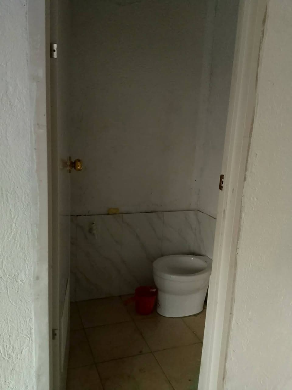 House for rent alabang mariategue 1 room sarili lababo at Cr .. tubig at kuryente sarili submiter po... - photo 5