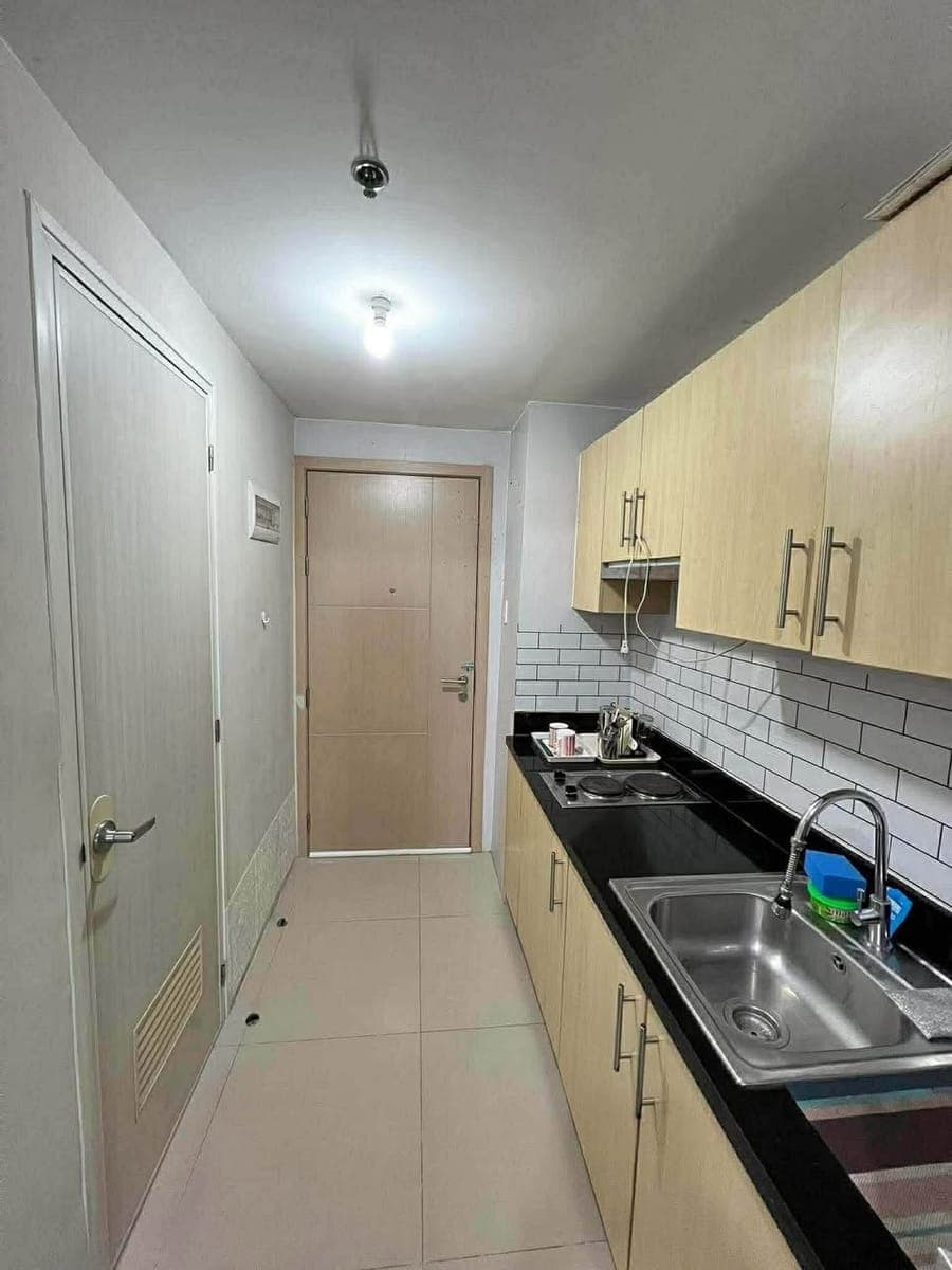 Tower 2 Grass residences 30th floor. Available for Longterm Lease. 1BR with Balcony - photo 2