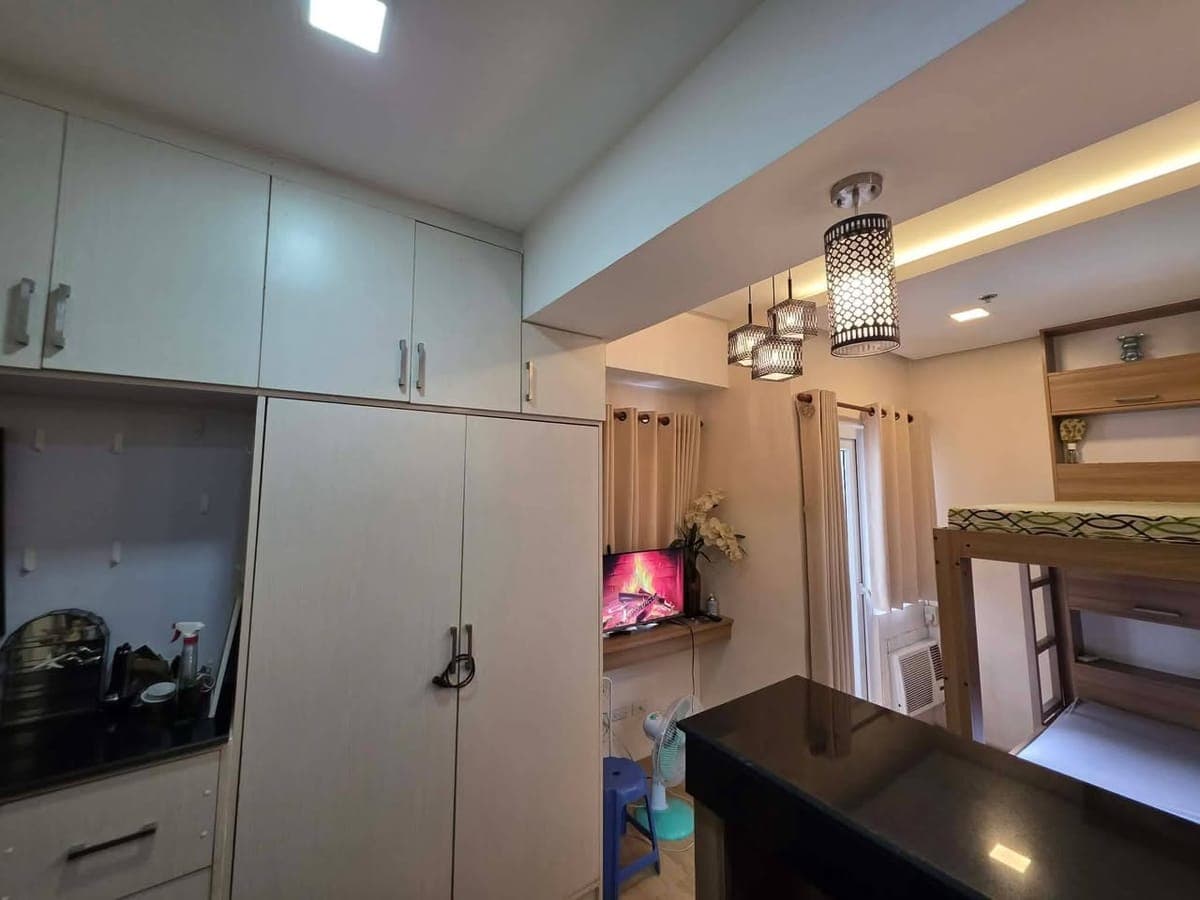 Rent Now 20k/month w/ Balcony - photo 3