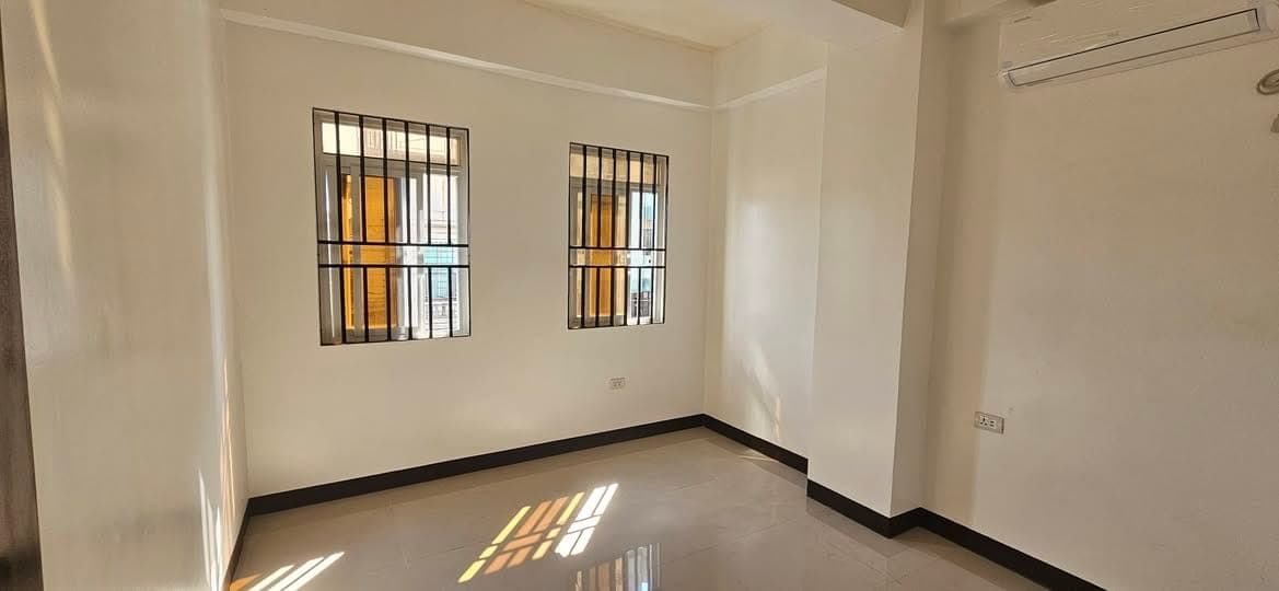 🏡 **FOR RENT: Brand new Semi-Furnished 2-Bedroom Apartment in Masambong, Quezon City** - photo 2
