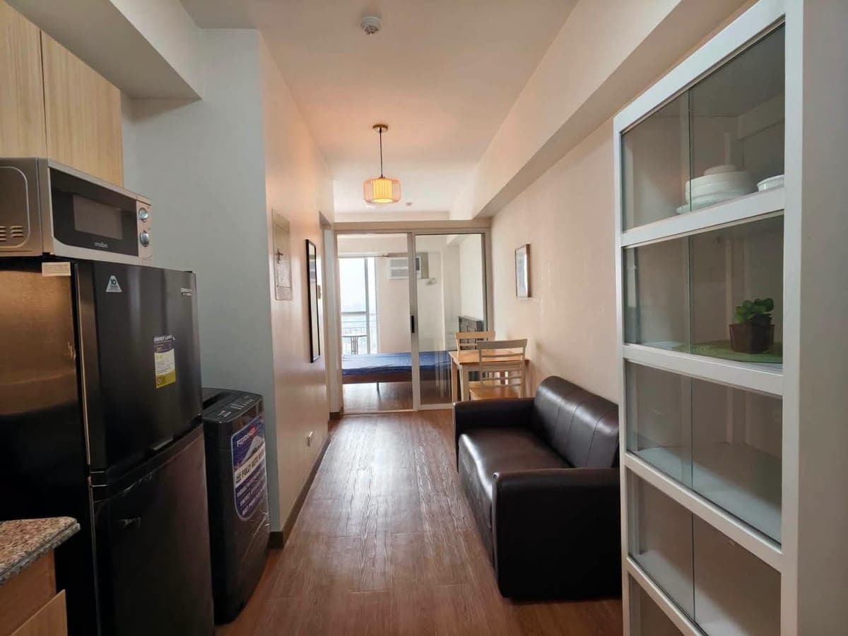 For Lease: Infina Towers, 1BR Unit - photo 1