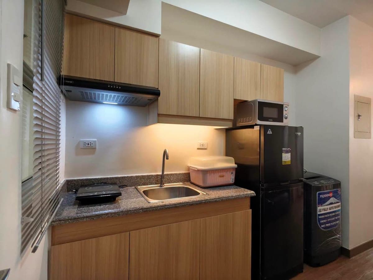 For Lease: Infina Towers, 1BR Unit - photo 2
