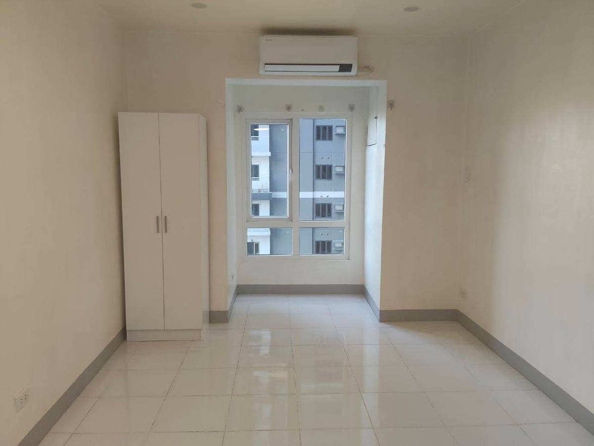 FOR LEASE - photo 1