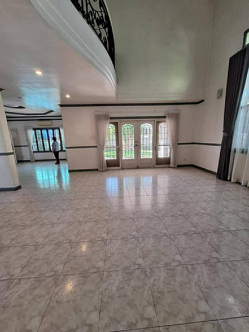 Ayala Alabang Village - photo 2