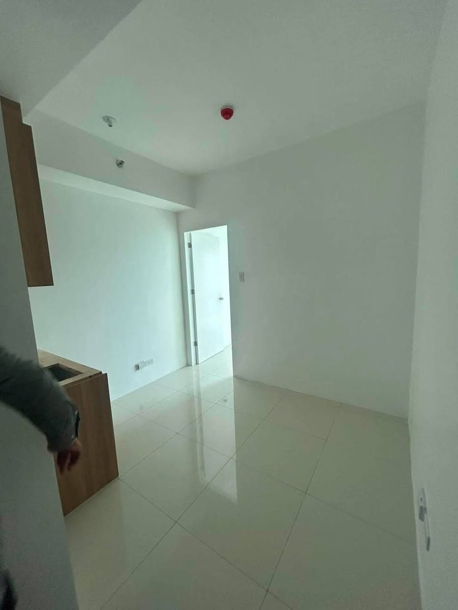 🏡 1BR CONDO FOR RENT WITH BALCONY! 🌇 - photo 2