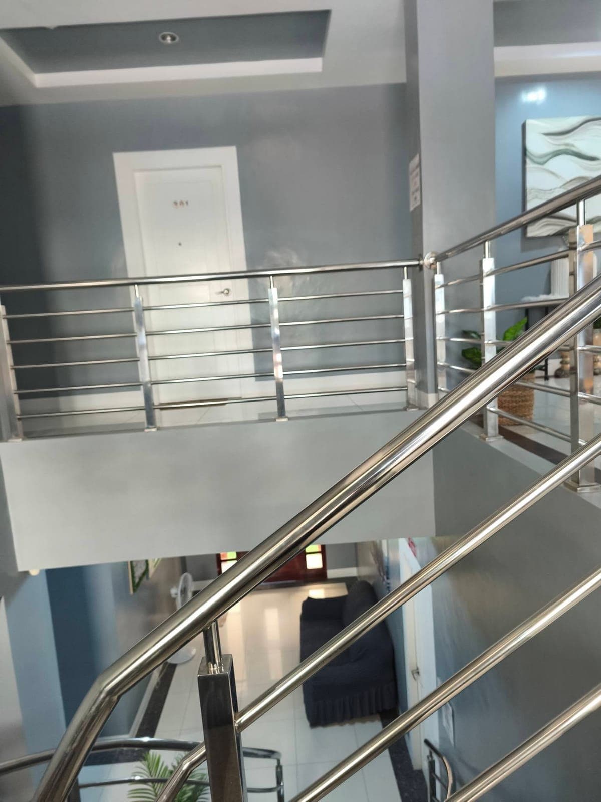 Available Studio Room for Rent! - photo 9