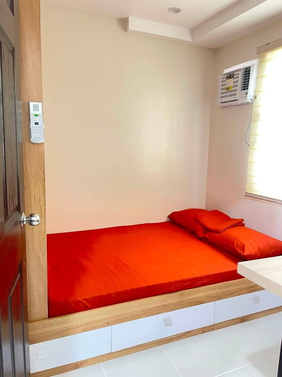 For Rent 3 bedrooms Condo Unit @ Urban Deca Homes Commonwealth With Parking - photo 3
