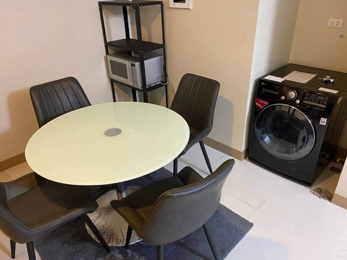 𝐅𝐎𝐑 𝐑𝐄𝐍𝐓: 1BR Fully Furnished Corner Unit in One Eastwood Avenue Tower, Eastwood City, Quezon City - photo 2