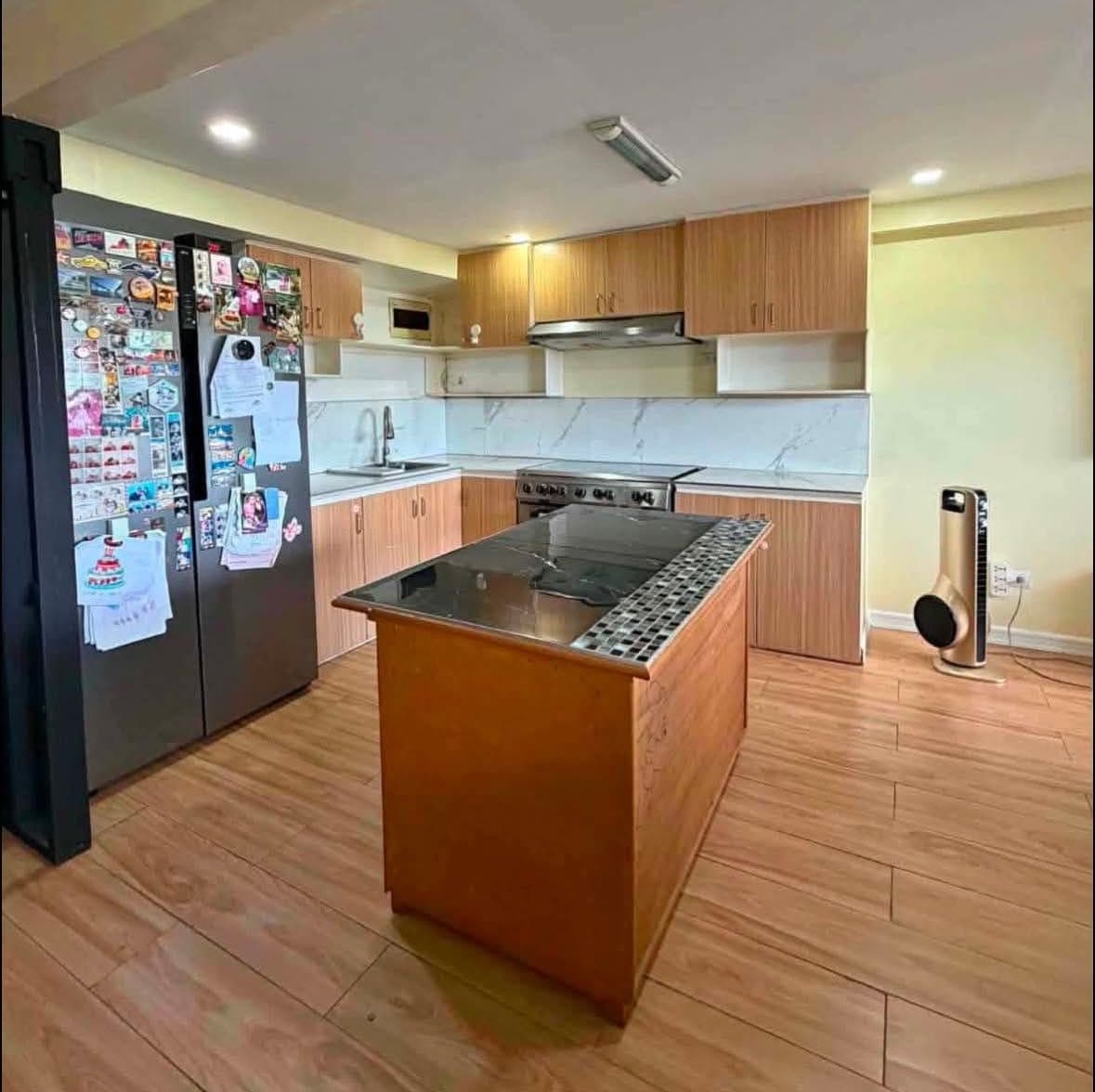UNIT AND PARKING FOR LEASE✨ - photo 1