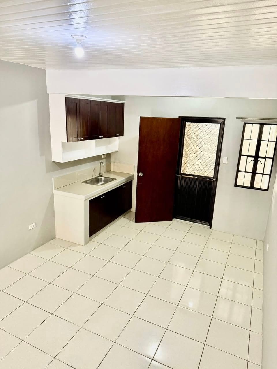3 Bedroom House for Rent in Pamplona Park Las Pinas - photo 2