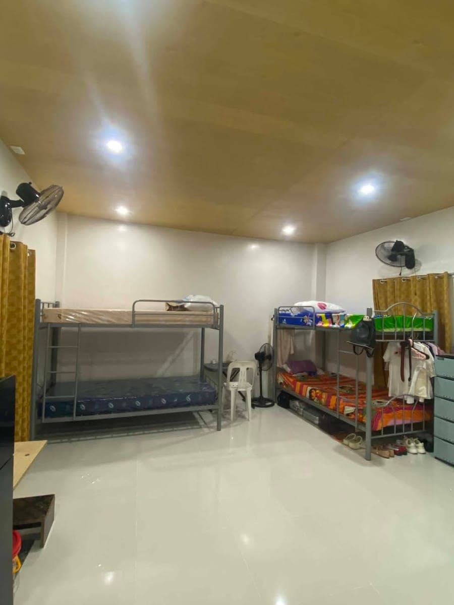 FEMALE BEDSPACER FOR RENT: - photo 1
