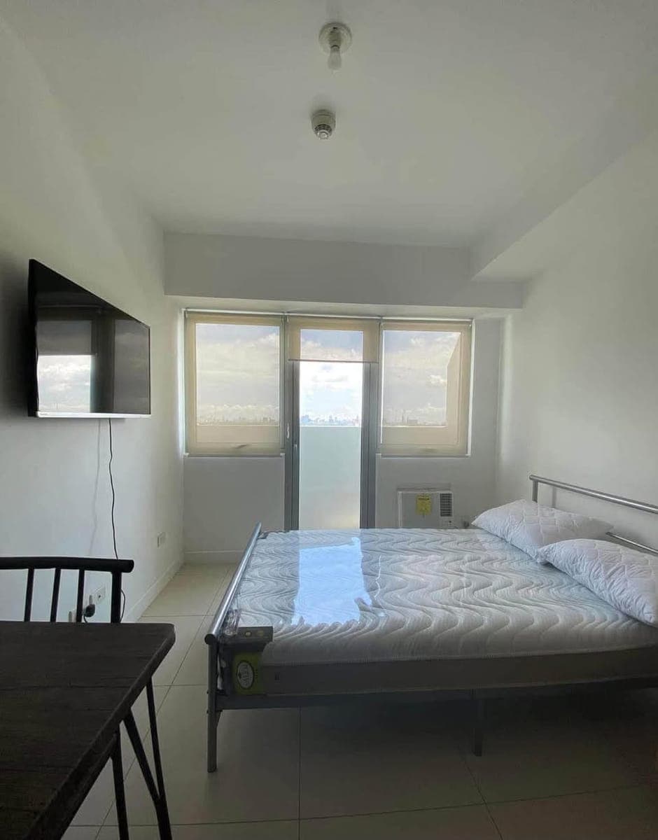 FOR RENT: ₱16,000/month. - Inclusive association dues - photo 1