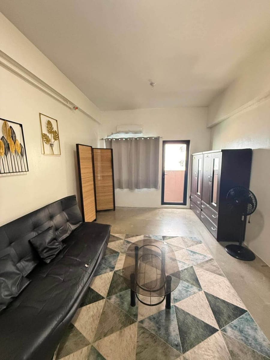 FOR RENT STUDIO UNIT WITH BALCONY THE REGALIA TOWER C  (5th ave. P.Tuazon Cubao, Quezon City) beside Sm Hypermarket - photo 3