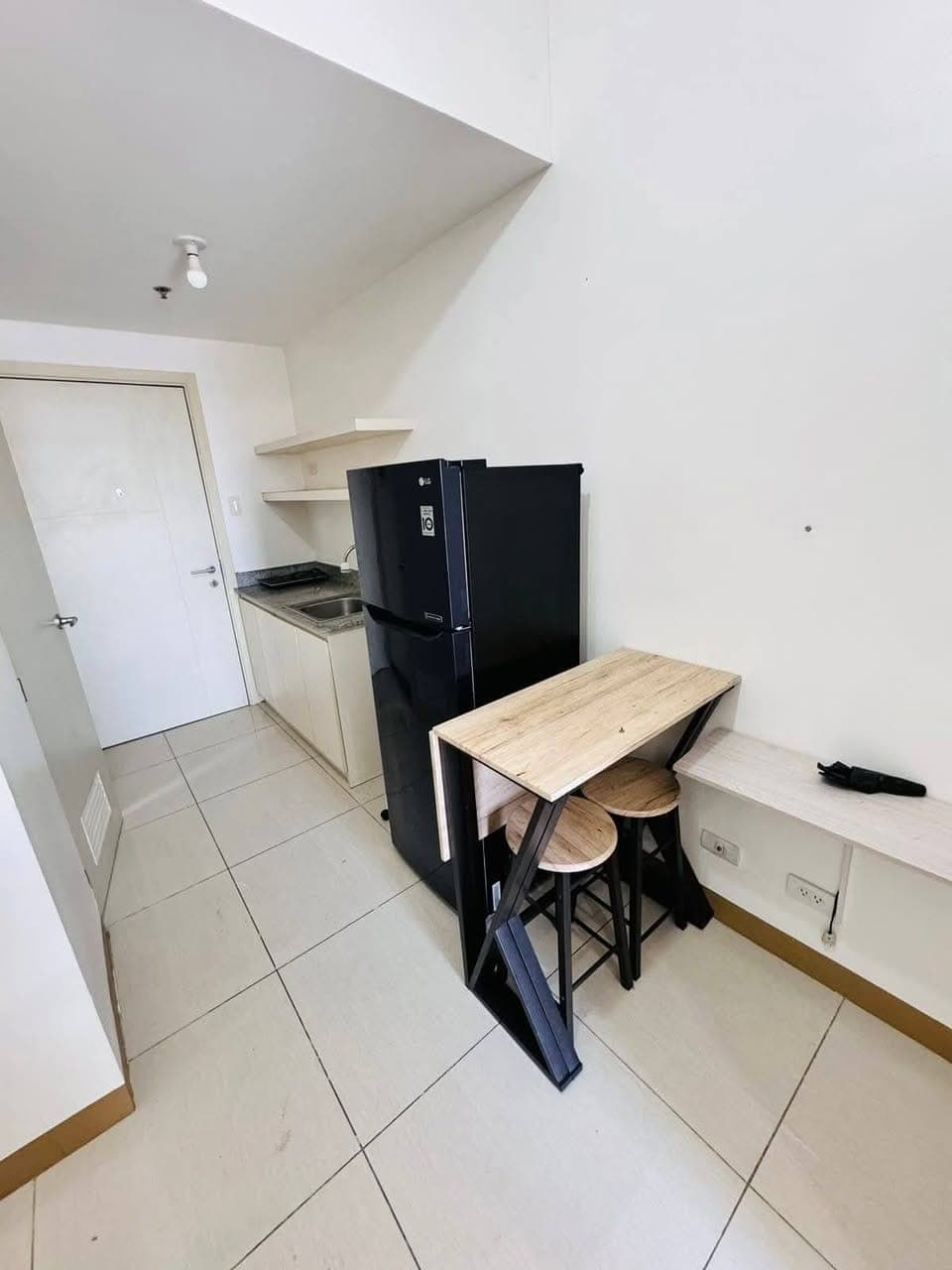 🔑For rent @ Laspinas South Residences t2-10thfloor. 13,000 monthly Inclusive of Association dues. F... - photo 2