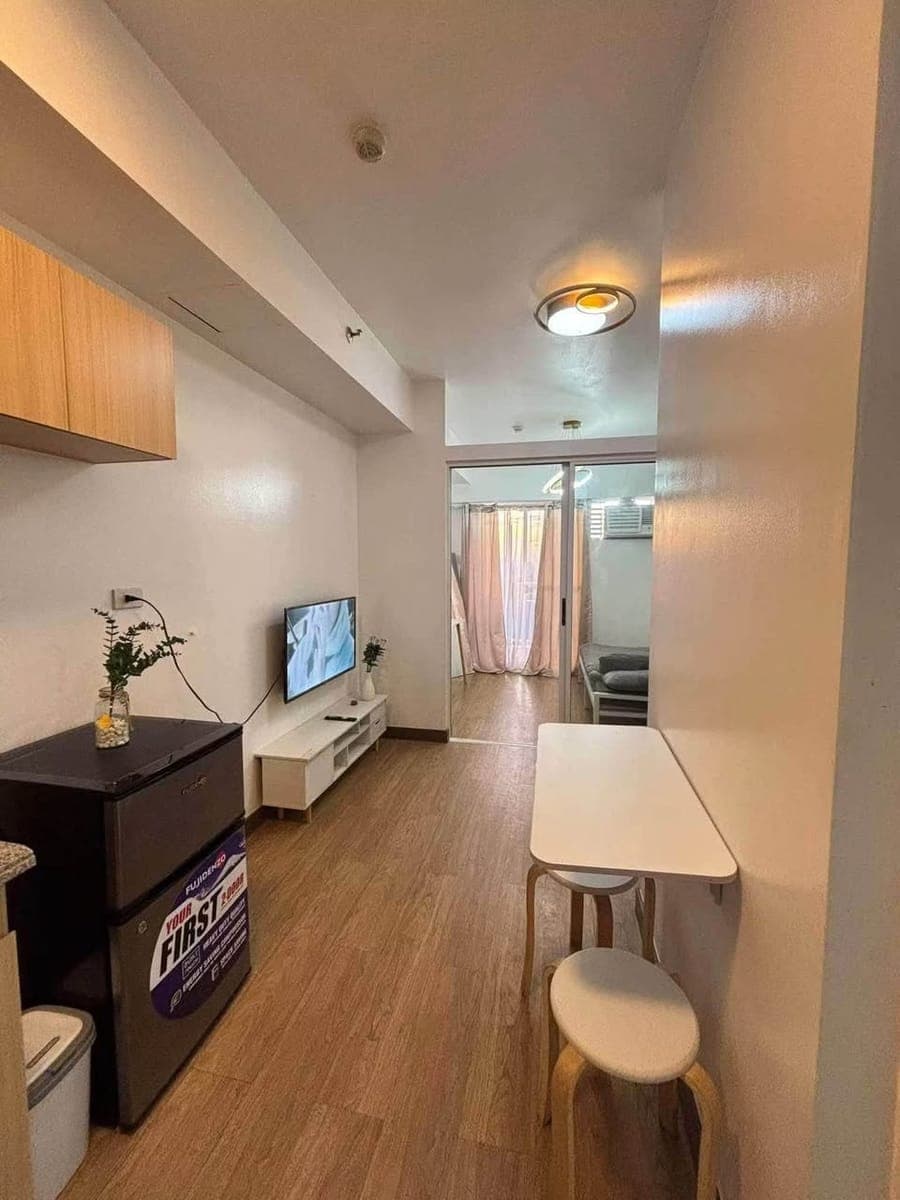 RUSH FOR RENT One Bedroom with balcony - photo 2