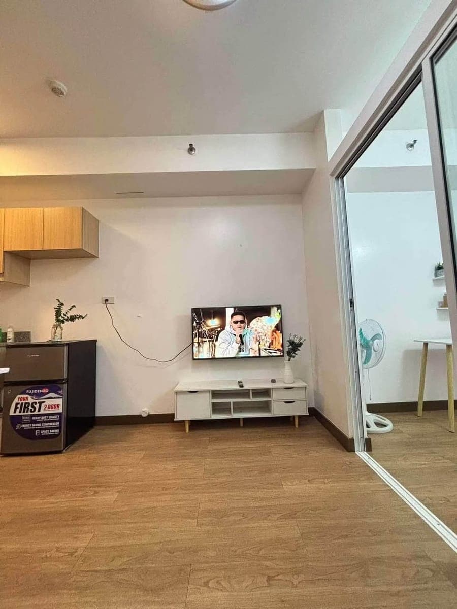 RUSH FOR RENT One Bedroom with balcony - photo 5