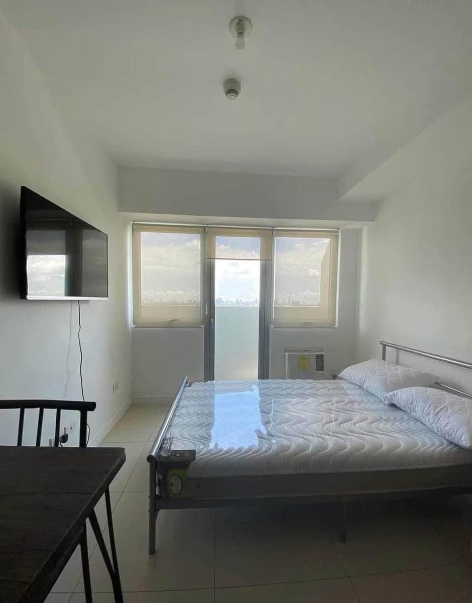 FOR RENT: ₱16,000/month. - Inclusive association dues - photo 1