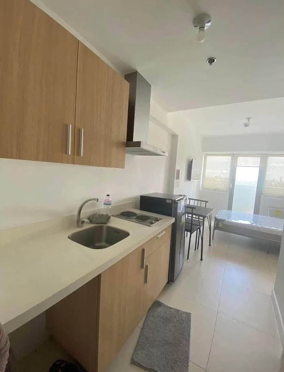 FOR RENT: ₱16,000/month. - Inclusive association dues - photo 2