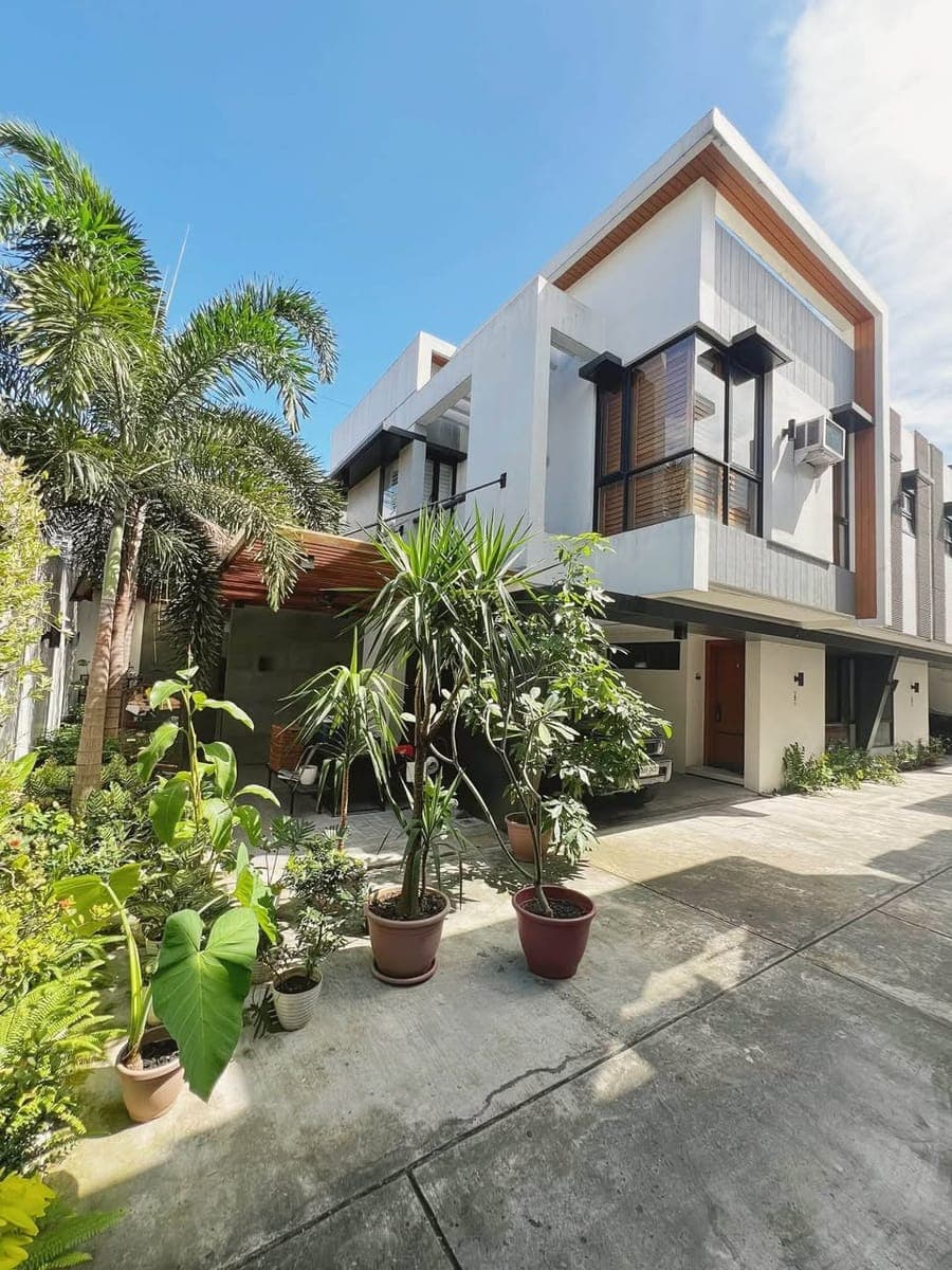 𝐅𝐎𝐑 𝐑𝐄𝐍𝐓: 3BR House and Lot with 3 parking at Glendale Heights, Quezon City - photo 1