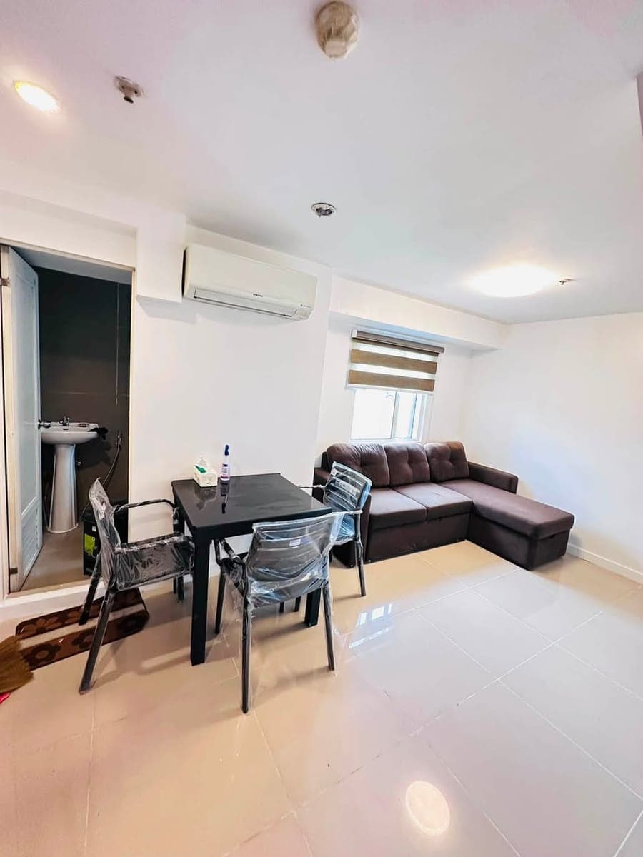 CONDO 2-BR. / 54 SQM / WITH PARKING FOR RENT !!! - photo 2