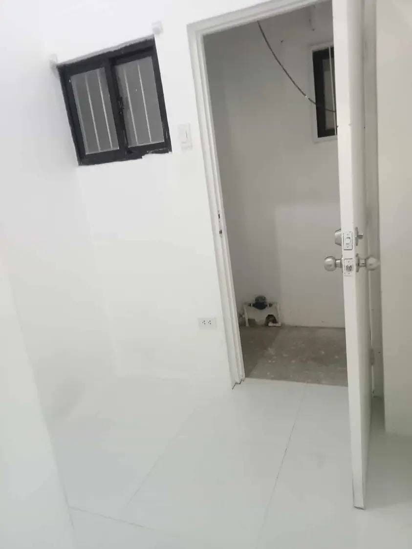 🏠  BRAND NEW STUDIO ROOMS with AIRCON for RENT!  Own Kitchen & Toilet & Bath. IKAW ang unang Titira! - photo 5