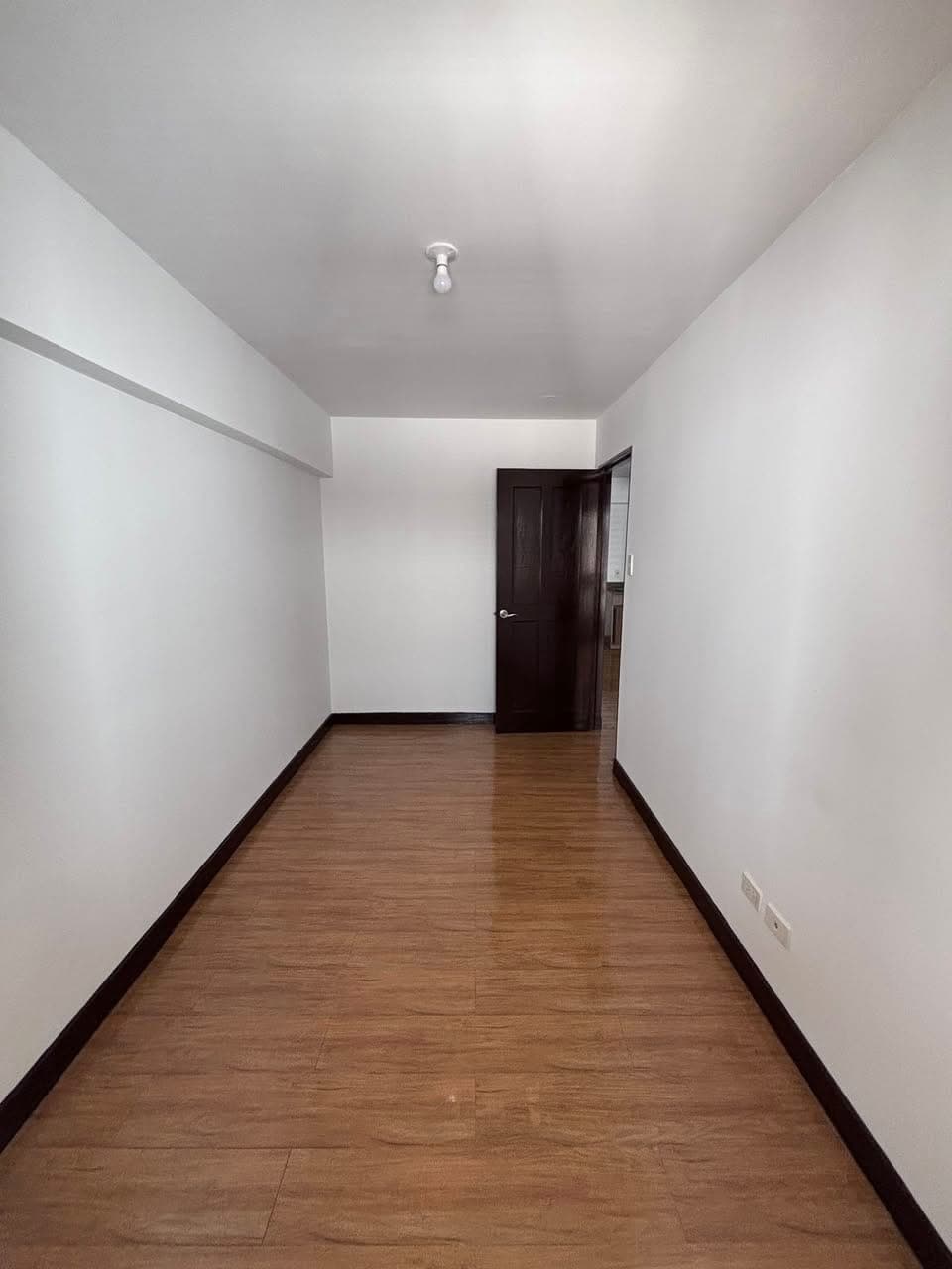 🏡 FOR RENT: Newly Repainted 4-Bedroom Unit (Merged Rooms) with Parking! - photo 3